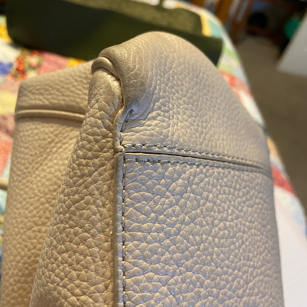 Elegant Cream Leather Bag